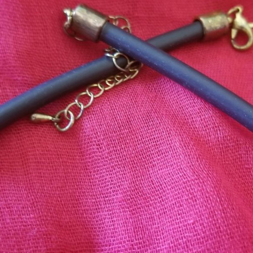 Necklace used impressive