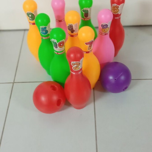 Children's Bowling Game like new