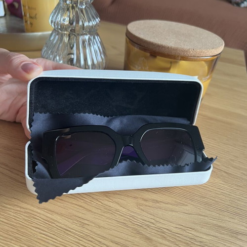 Calvin Klein Jeans oversized sunglasses like new, black