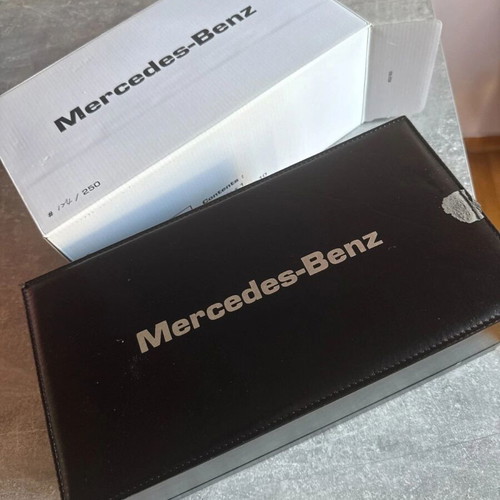 Mercedes-Benz SLS AMG Swarovski Limited Edition 1:18 model like new