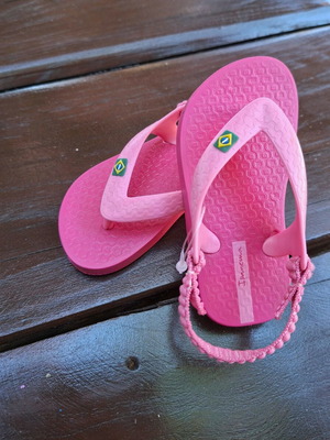 Ipanema children's sandals for girl size 21 new, pink flip flops with ankle strap