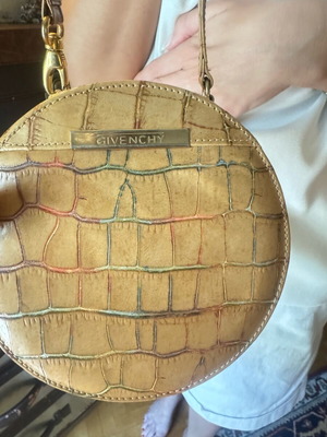 Τσάντα Givenchy χειρός μικρή δερμάτινη σαν καινούργια, μπεζ
