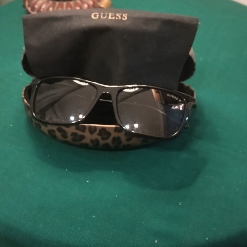 Guess Unisex Sunglasses Black Acetate Frame and Gradient Lens GU00169 01D like new