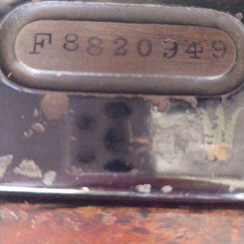 Singer vintage hand sewing machine used, functional