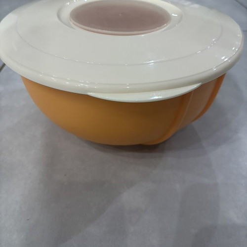 Tupperware bowl 3.5 liters with removable lid