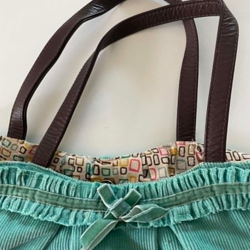 Accessorize Boho shoulder bag green like new with handmade details