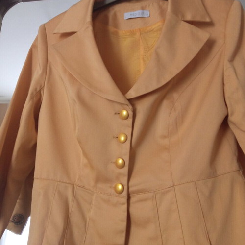 Short summer autumn jacket lightly used, size M