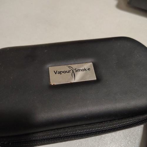 Vapor Smoke cases like new for mod and e-liquid transport, 2 pieces