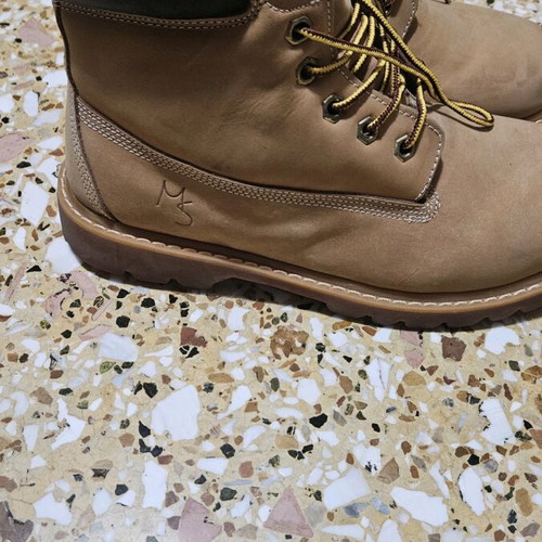 Men's boots style Timberland size 44 like new, beige