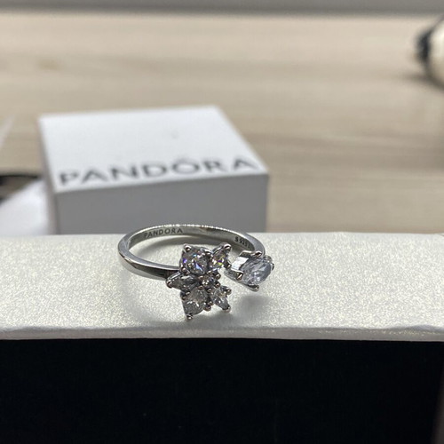 Pandora ring size 7 like new, silver