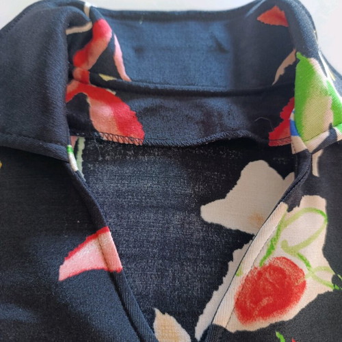 Printed blouse short sleeve Medium elastic, like new condition