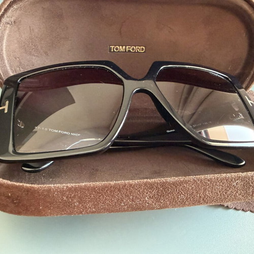Tom Ford Quinn TF790 01B sunglasses like new, black glossy