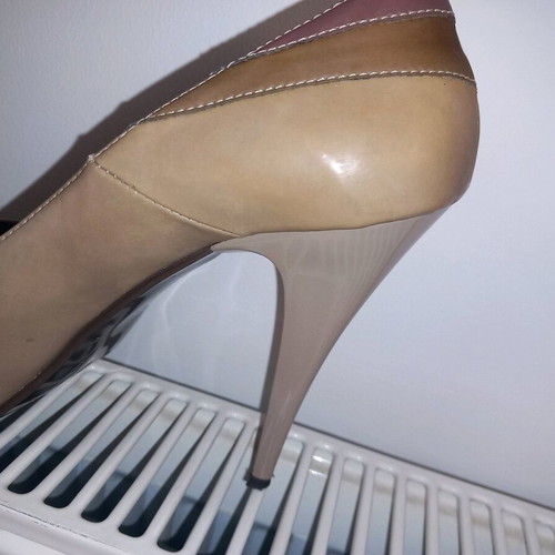 Migato pumps used in earthy tones size 38