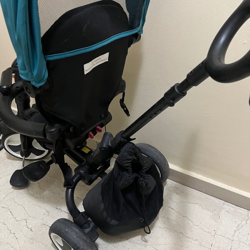 Coccolle Spectra foldable tricycle with sunshade and handle like new
