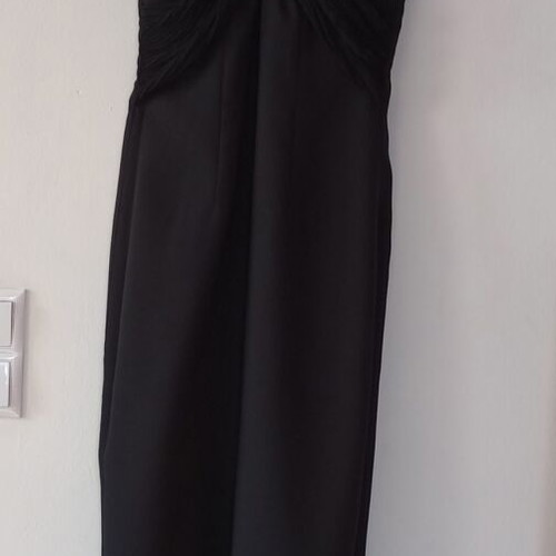 Multifunctional black dress with vintage gold earrings