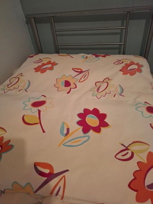 Set of 2 single metal beds with headboards and mattresses