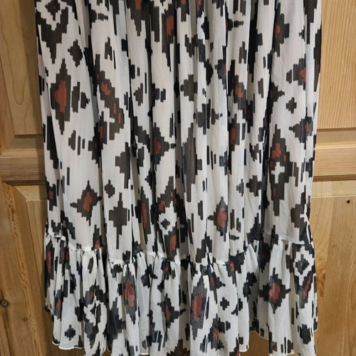 Karavan skirt like new, size L, older collection