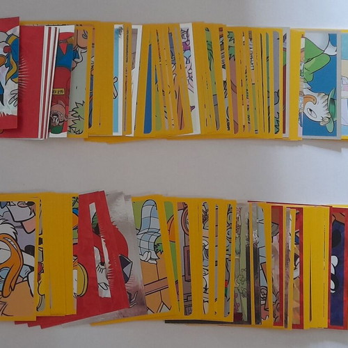 Mickey y Donald: Un Mundo Fantástico album like new with stickers and cards