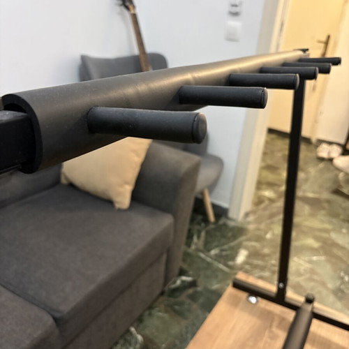 Guitar stand for 5 guitars like new