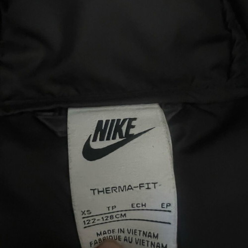 Nike kids black jacket like new, size 122-128