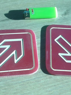 Engraved direction signs used, slanted arrow 10x10 cm