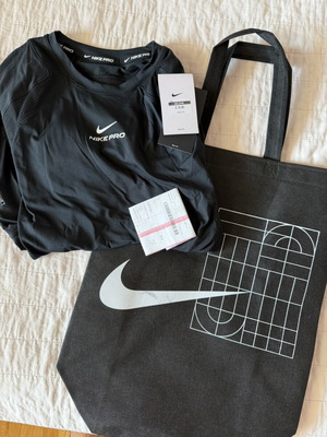 Nike Pro S T-shirt, black, brand new