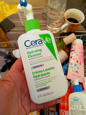 CeraVe Hydrating Cleanser 236 ml new