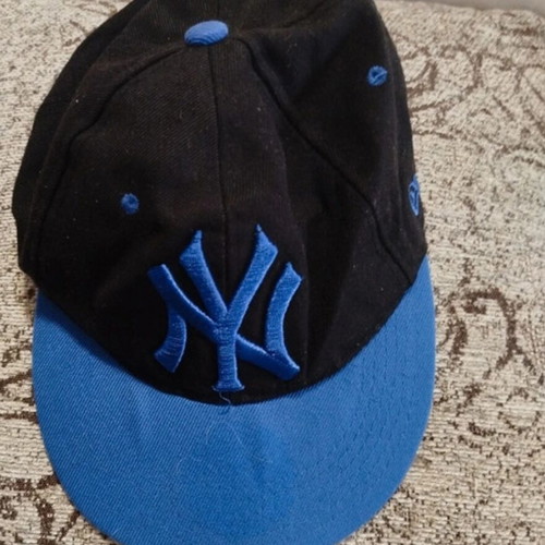 Unisex hat like new, size 58