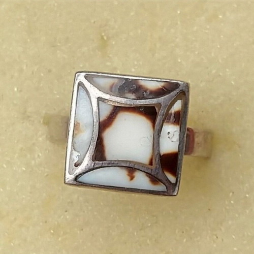 Massive silver ring like new with moss agate 925 hallmark Zhiten class
