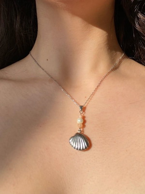 Handmade stainless steel necklace with pink aventurine and shell made to order