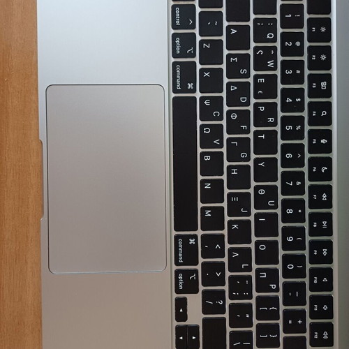 Apple MacBook Air 13.6" (2022) M2 laptop