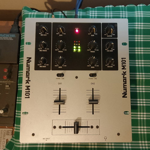 Numark M-101 mixer used, 2-channel