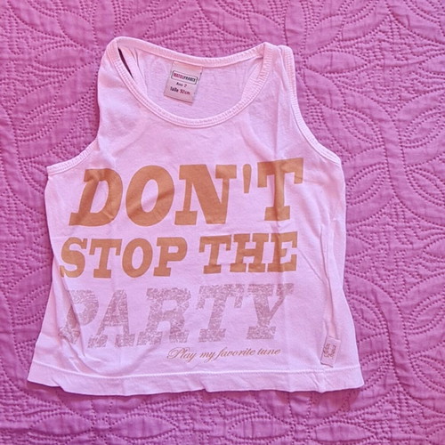 Pack of 12 t shirts for 2-year-old girl like new