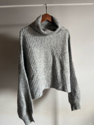 Γκρι πουλόβερ ζιβάγκο Pull & Bear σαν καινούργιο, fluffy, μέγεθος M/L