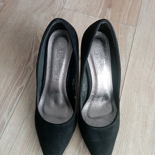 Black pumps used size 39