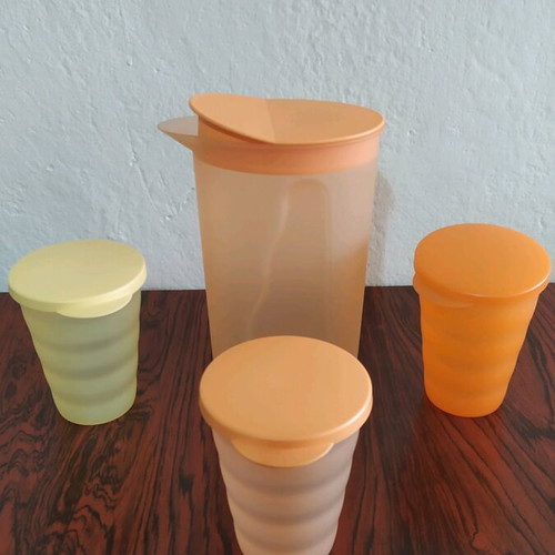 Tupperware jug 1L with 3 cups 330ml new