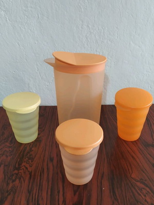 Tupperware jug 1L with 3 cups 330ml new