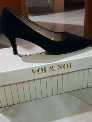 Black pumps new, size 38