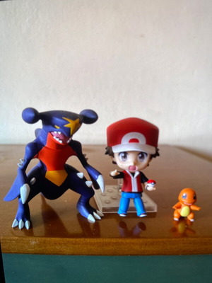Pokemon Red Nendoroid φιγούρα καινούργια με Garchomp από Diamond, Pearl, Platinum