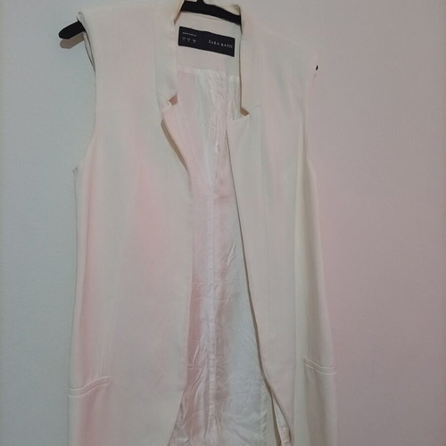 Zara Basic modern long sleeveless jacket with shoulder pads, off-white