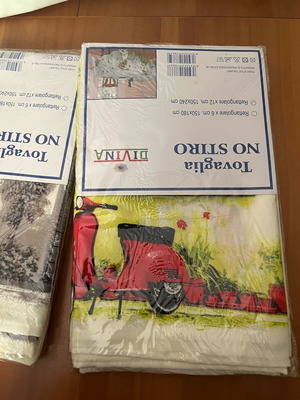 Νέο τραπεζομάντιλο Divina με Vespa 1.50x2.40 έγχρωμο και σκούρο