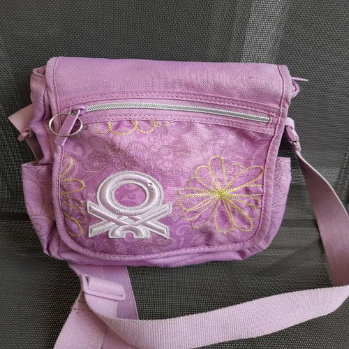Benetton shoulder bag pink-lilac like new with embroidered flowers