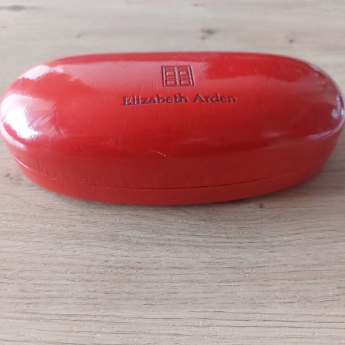 Elizabeth Arden glasses case