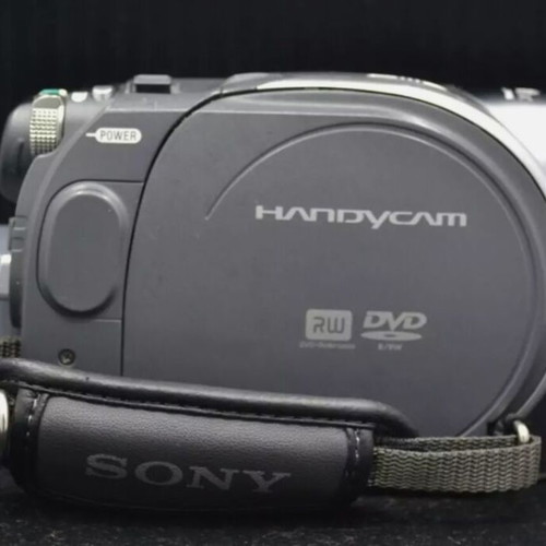 Sony Handycam with Carl Zeiss Vario-Tessar lens like new, DVD-RW support