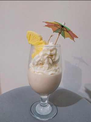 Pina colada soy candle like new, 350 grams, handmade