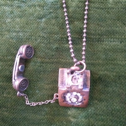Necklace set like new, set of 2 brown