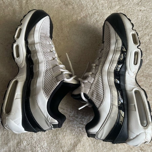 Nike Air Max 95 sneakers size 42 like new, black and white
