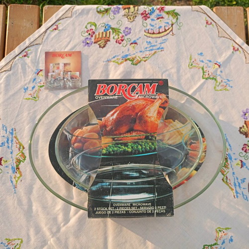 Borcam 2 glass Pyrex dishes new, unused