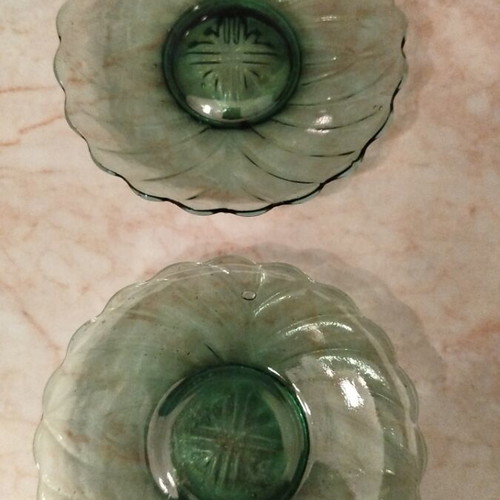 Depression glass dessert plates set of 6, like new