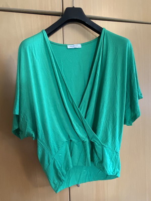 Emerald Green Draped Batwing Top Celestino Collection like new
